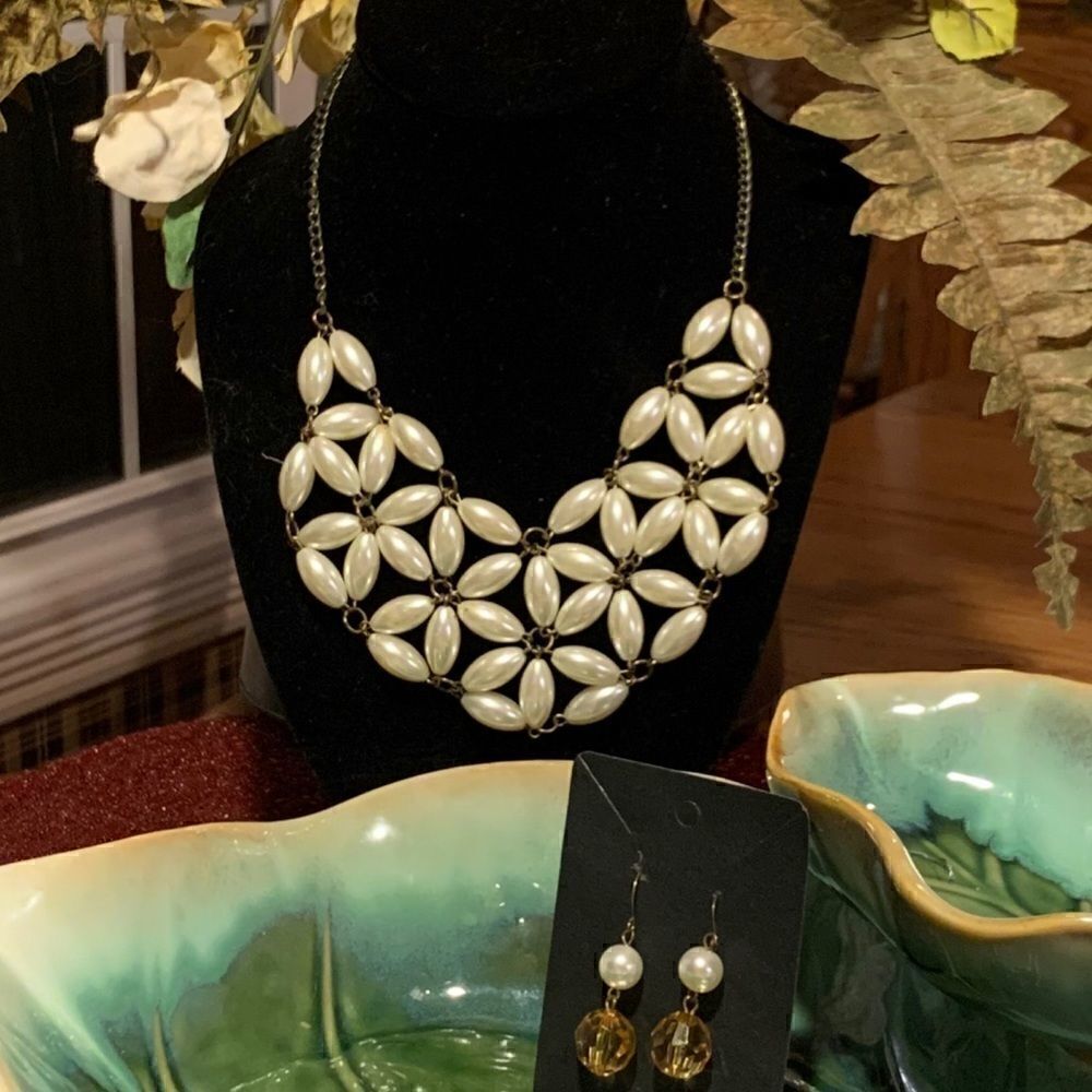 Faux Pearl Bib Necklace & Earrings